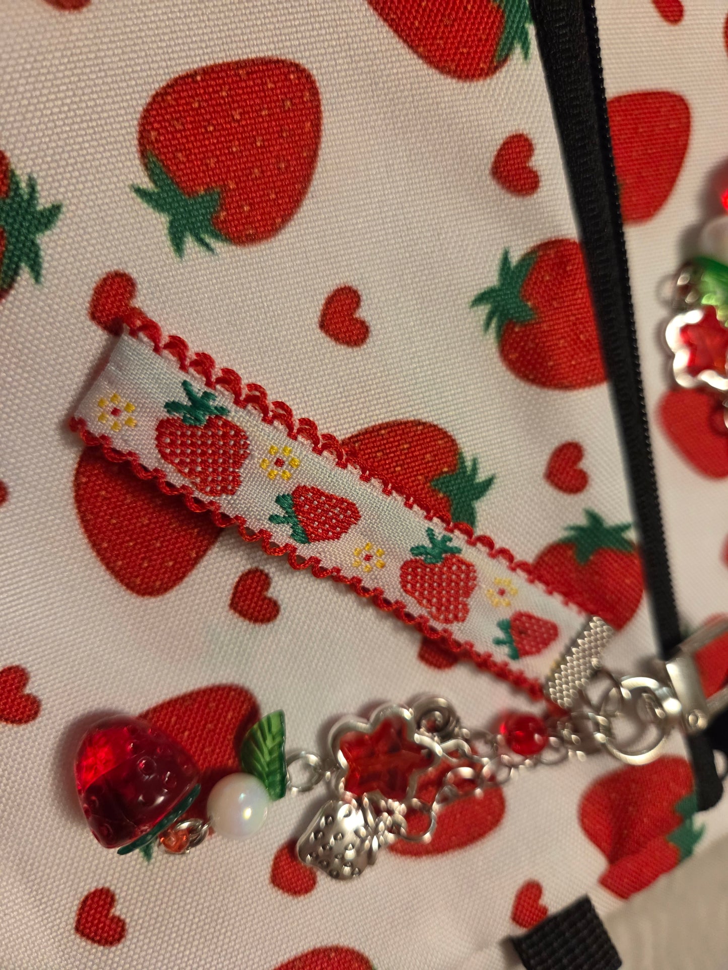 Strawberries & Cream Blast pouch with charm