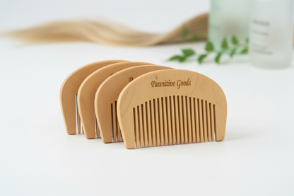 Tangle-Free Comfort – Handheld Wooden Comb